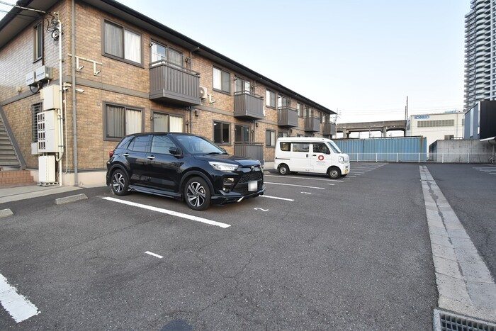 コンフォート ｲｰｽﾄの駐車場|駐車場