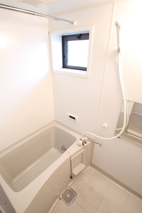 コンフォート ｲｰｽﾄの浴室|浴室