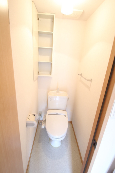 コンフォート ｲｰｽﾄのトイレ|温水洗浄暖房便座