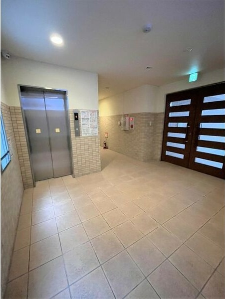 エレガンスレイヴのロビー