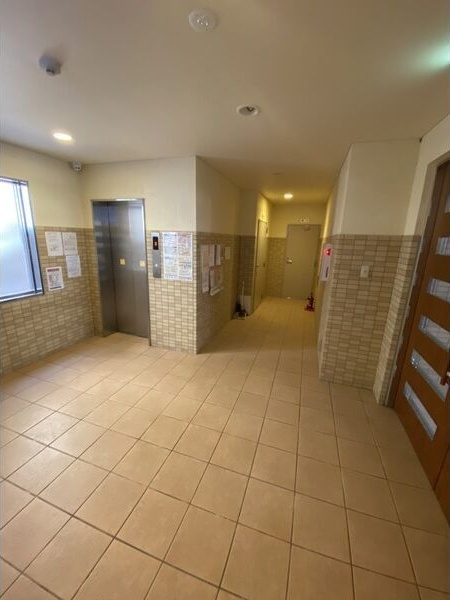 エレガンスレイヴのロビー