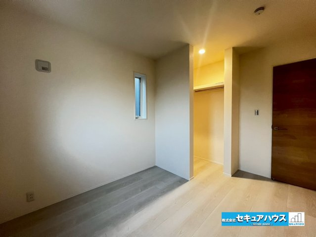 【今からご案内可能】知多市八幡字堀切　全3棟 の洋室|【洋室】
◆お子様のお部屋や主寝室、来客時の宿泊室、趣味のお部屋としてもご利用いただけます♪