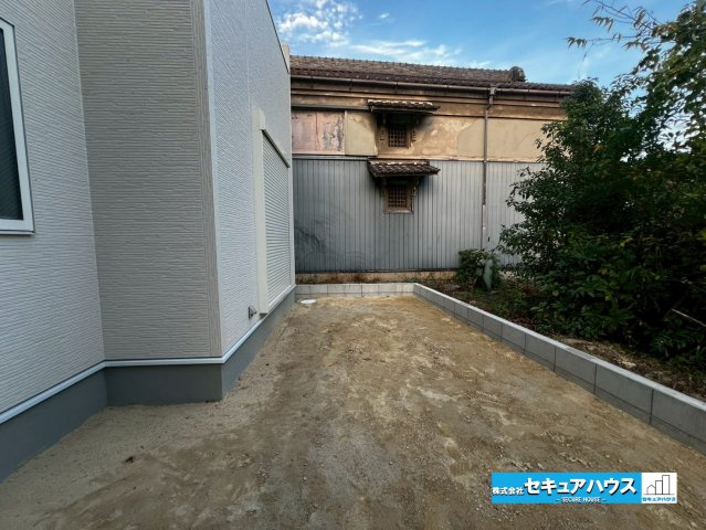 【今からご案内可能】知多市八幡字堀切　全3棟 の庭|【庭】
◆お庭付きの物件です。芝生を敷いたり、ガーデニングスペースとして利用できます♪