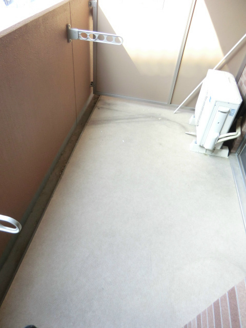 エスライズ新神戸のバルコニー