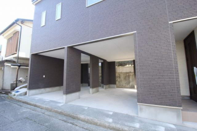 朝倉己　新築戸建　【2階リビング】の駐車場