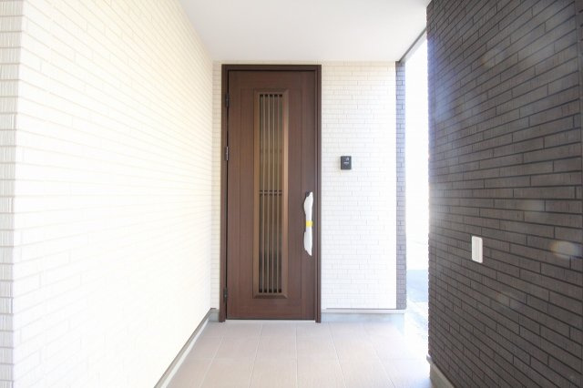 朝倉己　新築戸建　【2階リビング】の玄関