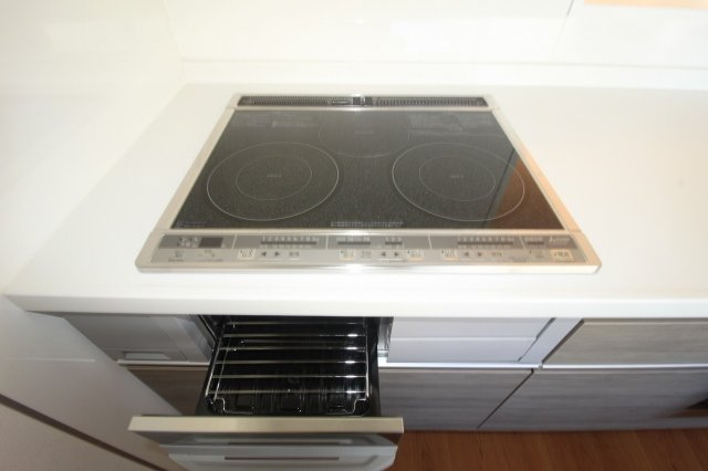 朝倉己　新築戸建　【2階リビング】のキッチン|ＩＨクッキングヒ－タ－