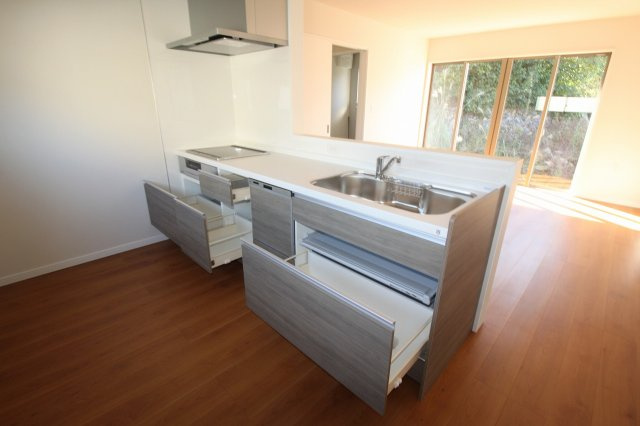 朝倉己　新築戸建　【2階リビング】のキッチン|収納