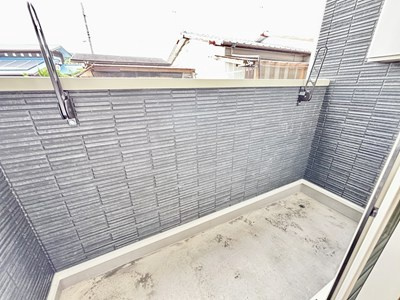 熊本市東区戸島７丁目のアパートのバルコニー