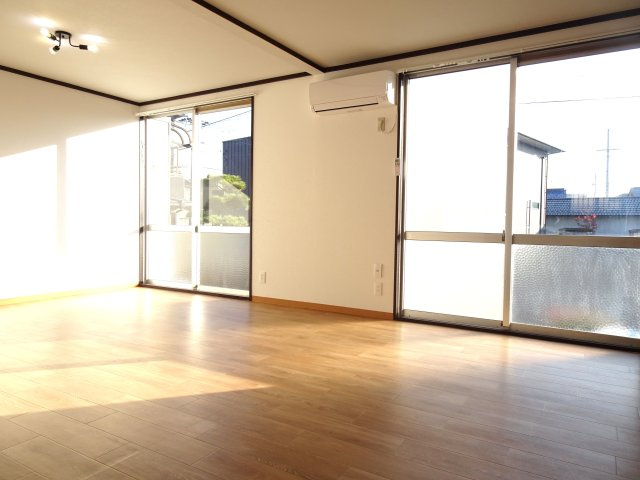 せせらぎと山のビスタの内装