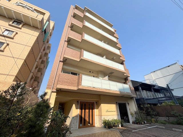 ルネサンスの外観