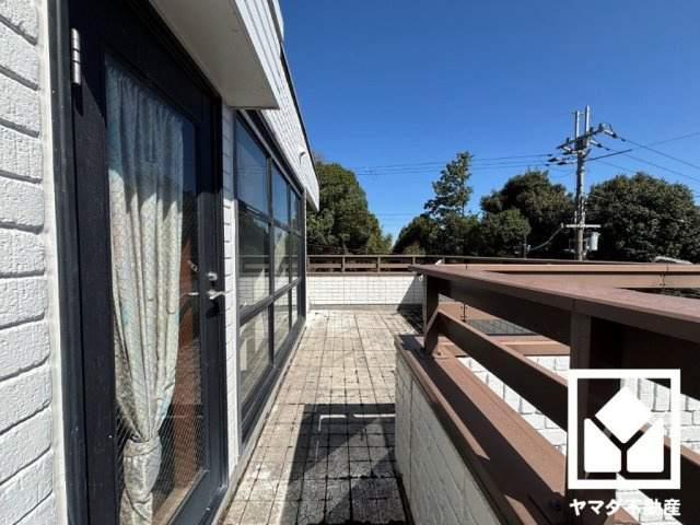 大津市木の岡町のバルコニー|【バルコニー】
家庭菜園にぴったりの陽当たり良好バルコニー。自然を感じながら育てる喜びを。