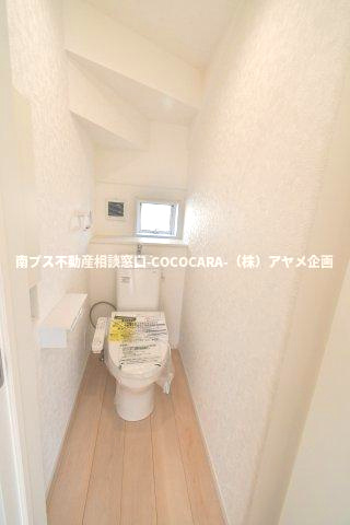 南アルプス市在家塚の新築一戸建のトイレ|手洗い付きです