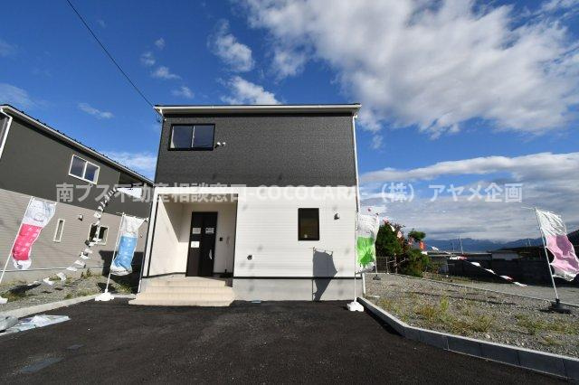 南アルプス市在家塚の新築一戸建の外観|２号棟