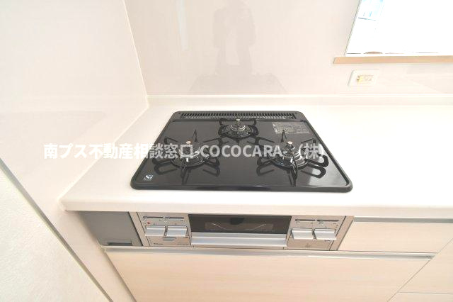 南アルプス市在家塚の新築一戸建のキッチン|ガスコンロ3口