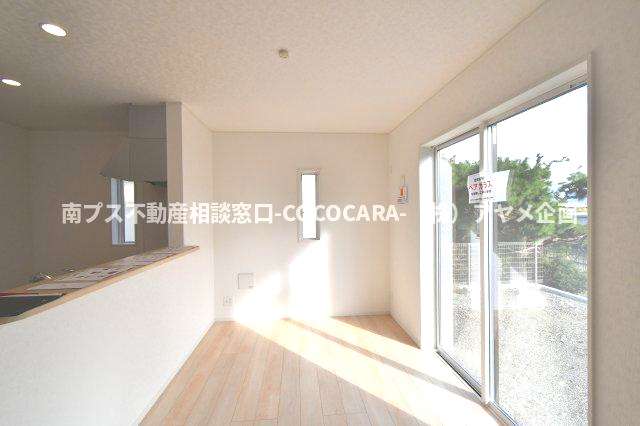 南アルプス市在家塚の新築一戸建の居間・リビング