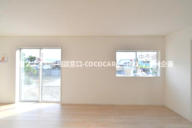 南アルプス市在家塚の新築一戸建の居間・リビング