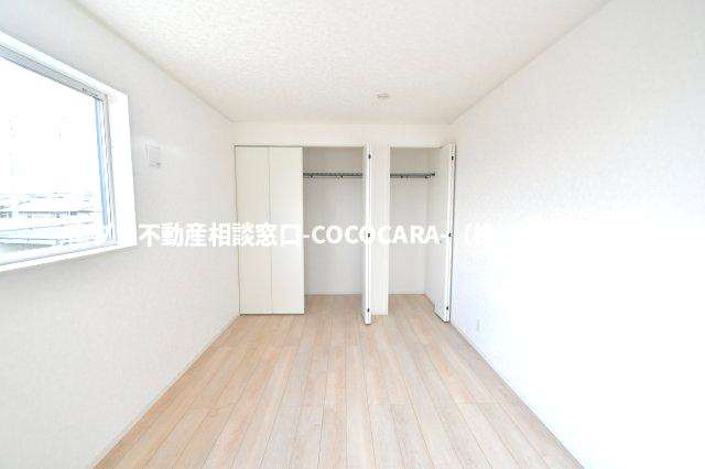 南アルプス市在家塚の新築一戸建の洋室|南西洋室