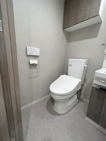 GRANPASEO文京小日向のトイレ|落ち着いた色調のトイレです