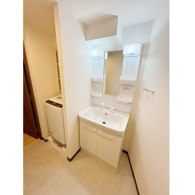 プレール・ドゥーク東向島の内装|明るい色調の室内です