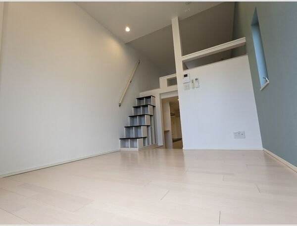 ハーモニーテラス十番の居間・リビング