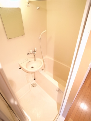 【浴室】 | 新田町小川マンション | 物干し竿付きのお風呂です！