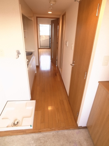 【内装】 | 新田町小川マンション | 木の温もりがほのかに感じられますね♪