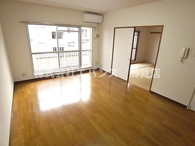 【居間・リビング】 | ライトコート斉藤II | ゆったり過ごせる居間です