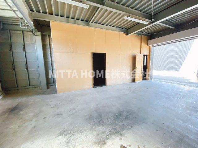 山田邸 石生貸家の駐車場|車好きの方にもオススメ◎