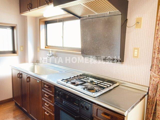 山田邸 石生貸家のキッチン|ガスコンロ付きのキッチンスペース◆