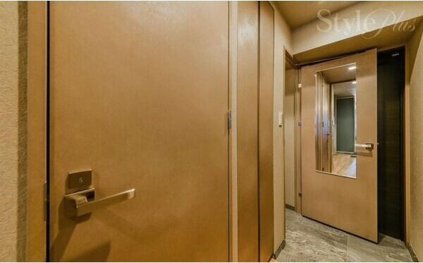 オーパスレジデンス名古屋ステーションの玄関