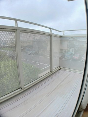 【バルコニー】 | ステラ　プレッソ　Ｂ | 外からの目が気にならないバルコニーで洗濯物が干せます