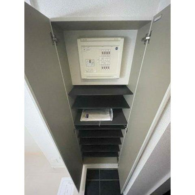 【設備】 | リライア西横浜 | シューズボックスで玄関すっきり♪