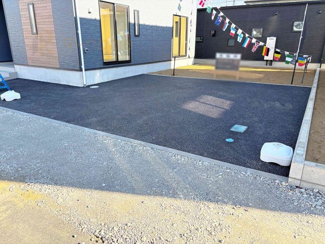 古河市小堤第3　新築戸建て　2号棟の駐車場|カースペースは2台お停めいただけます♪