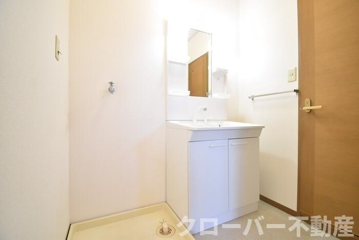 ドミール タキグチの洗面所|洗髪洗面化粧台・室内洗濯機置場