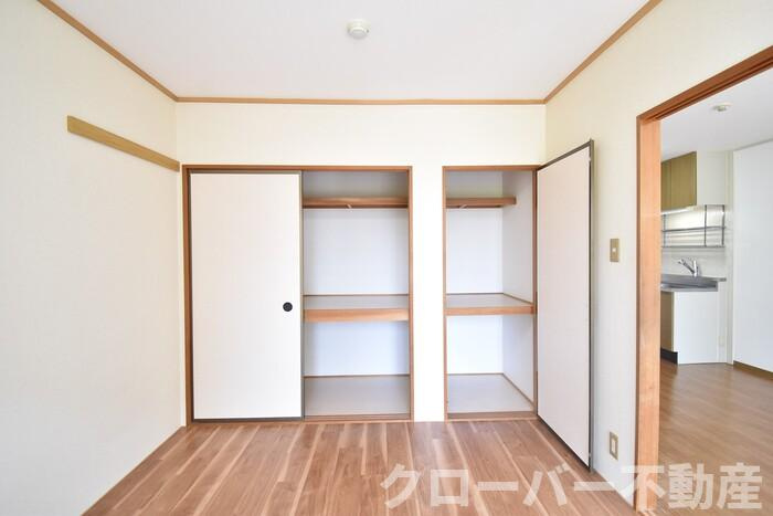 ドミール タキグチの洋室|物入