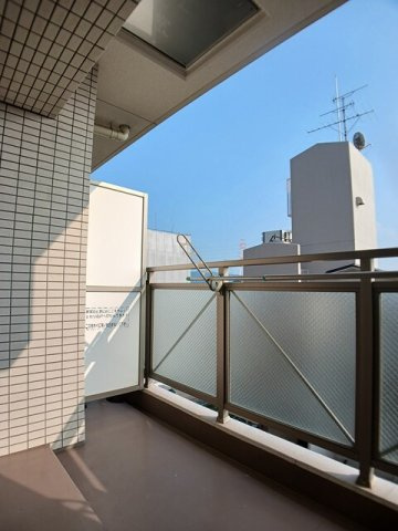 オリエンタル長田駅前のバルコニー|暖かな日差しのふりそそぐバルコニー