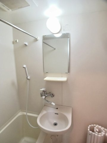 オリエンタル長田駅前の洗面所|使いやすい洗面所です