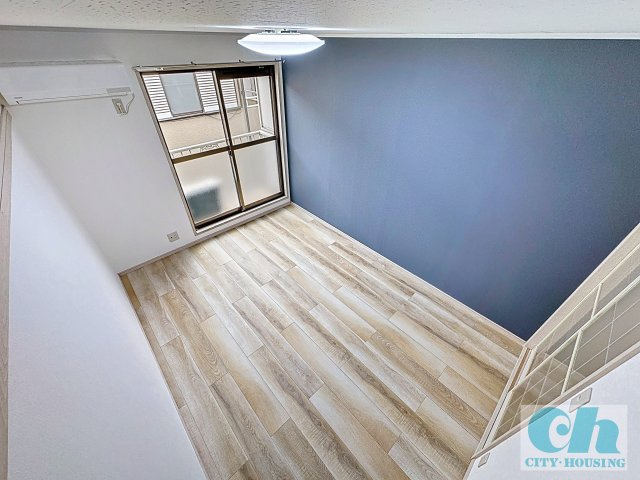 ファミーユ平和島 203号室の居間・リビング