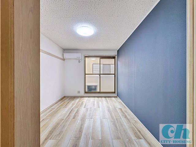 ファミーユ平和島 203号室の居間・リビング