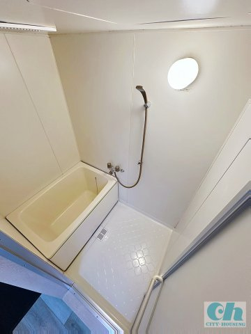 ファミーユ平和島 203号室の浴室