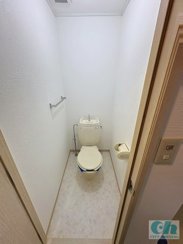 ファミーユ平和島 203号室のトイレ