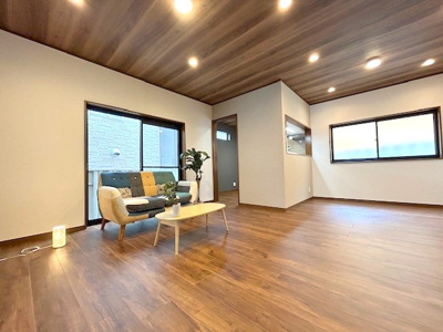 【居間・リビング】 | 枚方市牧野本町2丁目戸建