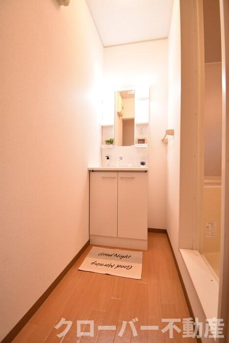 バークリィーハイツの独立洗面台|洗髪洗面化粧台