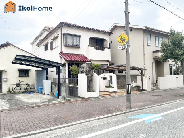 明石市材木町　中古戸建の外観|●年中無休：当日予約可●明石駅から徒歩14分！お車1台駐車可。簡単な工事で2台駐車する事が可能です。