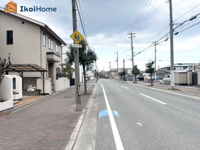 明石市材木町　中古戸建のトイレ|弊社独自で毎月５組限定「人気オプション３点パック」カーポート・バルコニー・ウッドデッキを１万円で取付