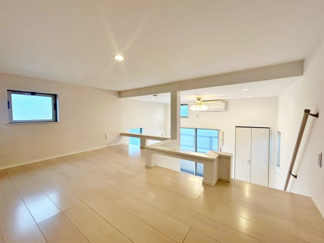 ディープリバーの内装