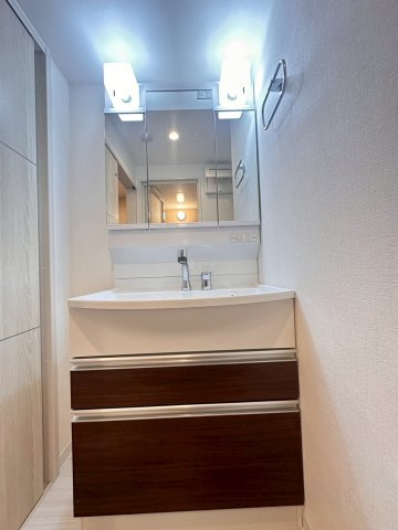 ガーデンクォーツ摂津正雀の洗面所