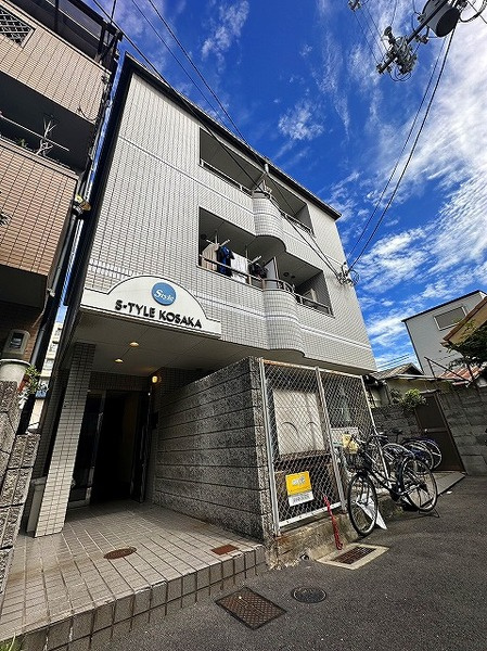 エスタイル小阪（インターネット無料）の外観