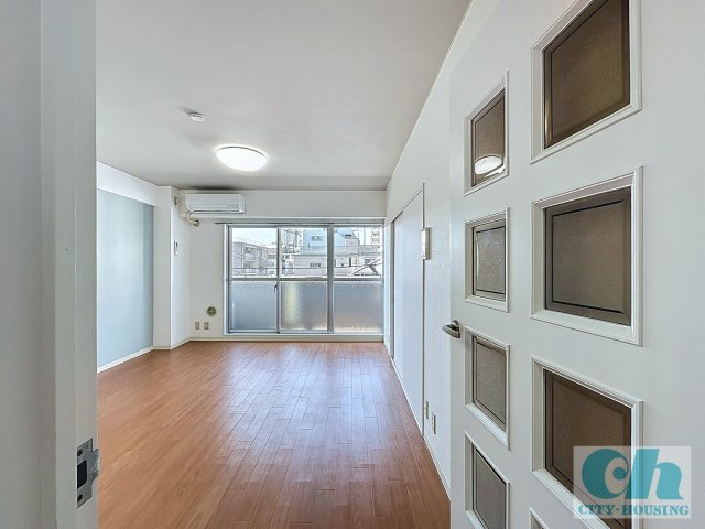 リヴェール多摩川 303号室の居間・リビング